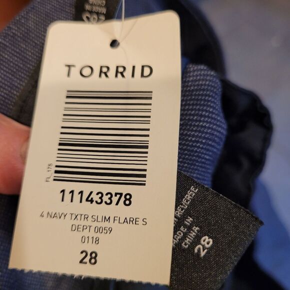 NWT Torrid Stretch Twill Navy Trouser Pants Size 28 - Picture 2 of 5